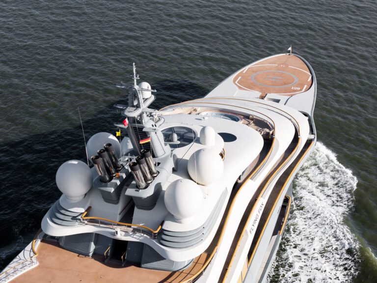 Mega Yachts With Helicopters